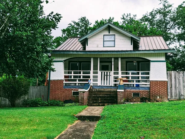 2114 Avon St, Big Stone Gap, VA 24219