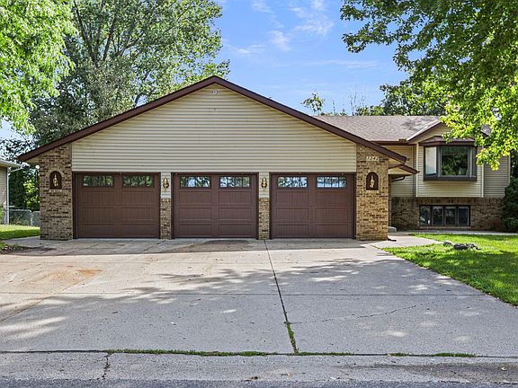 2nd image of 1242 Aldrich Way