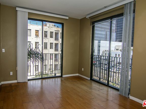 4th image of 625 S Berendo St APT 405