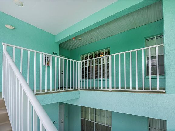 4th image of 19385 WATER OAK DRIVE #301
