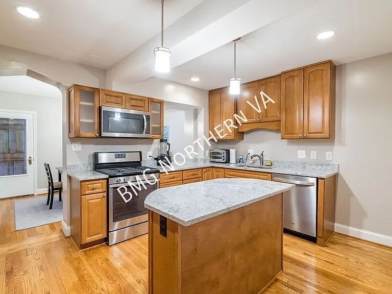 1132 Powhatan St — Photo 7