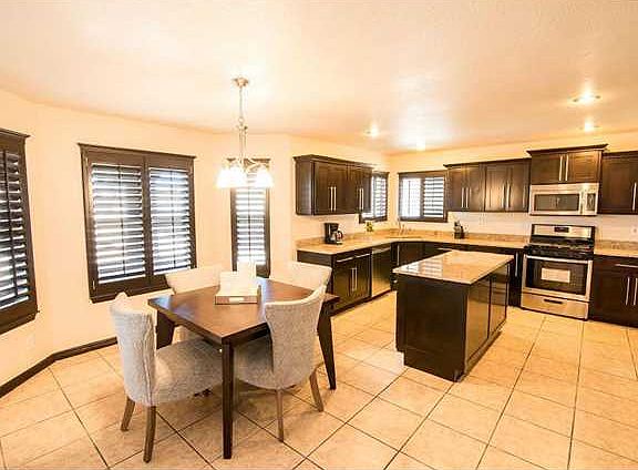 3rd image of 413 Emerald Bluff Dr