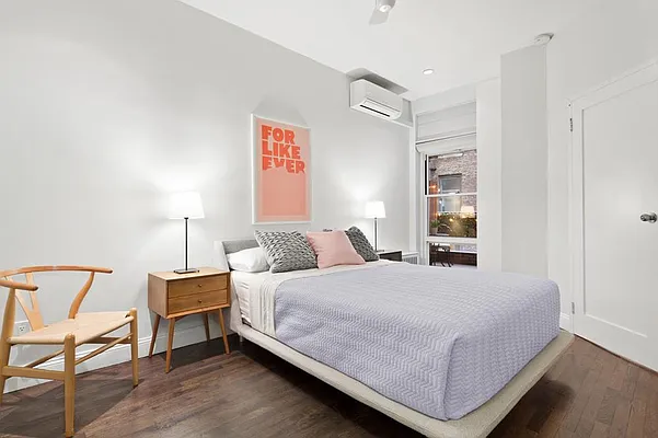 Sold by R New York | media 6