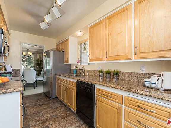 5th image of 11925 Mayfield Ave APT 4