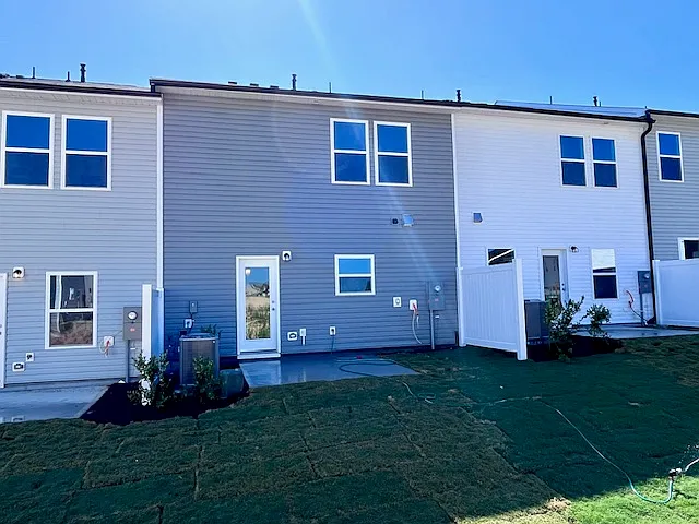 521 Barrington Row Ave — Photo 11