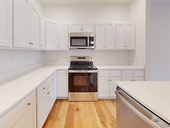 3rd image of 266 Monponsett St #1103