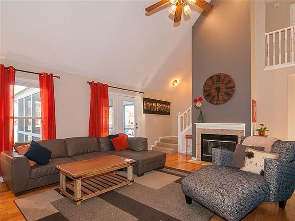 5th image of 8941 Windwood Cir