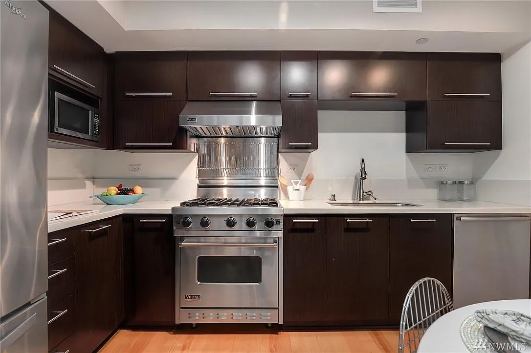 2 bed, 1104 sqft, $3,000 — Photo 3