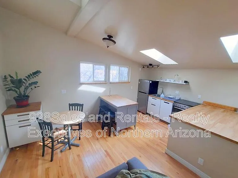 2304 N Talkington Dr — Photo 17