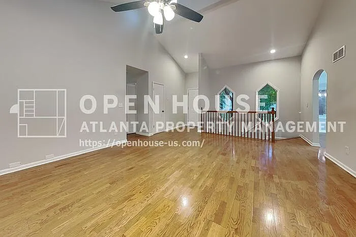 3 bed, 3.0 bath, 2268 sqft, $2,400 — Photo 4