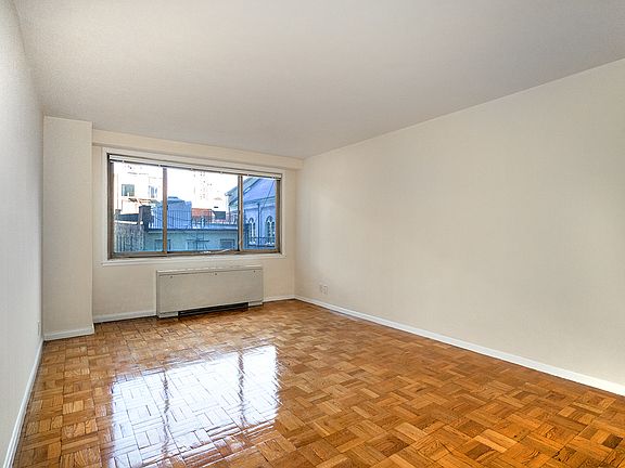 5th image of 1652 1st Ave #5L