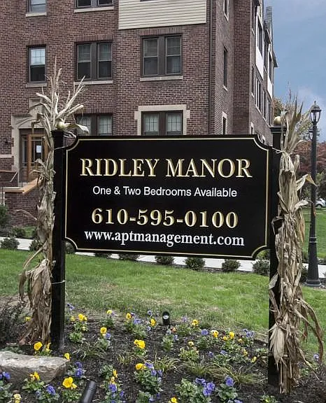 100 Morton Ave — Photo 26