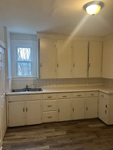 1309 W 2nd St #2 Photo 1