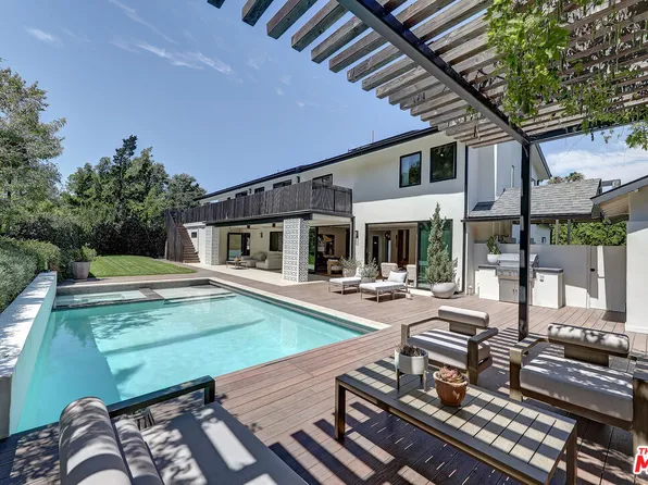 8674 Edwin Dr, Los Angeles, CA 90046