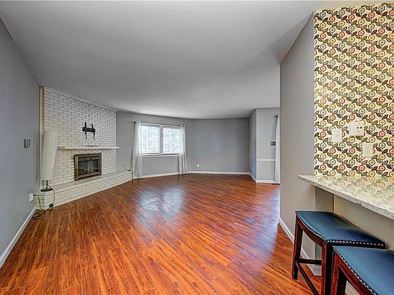 5th image of 2210 Boston Ct APT C