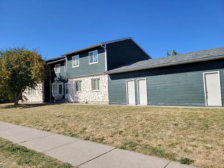 1605 W Koch St — Photo 7