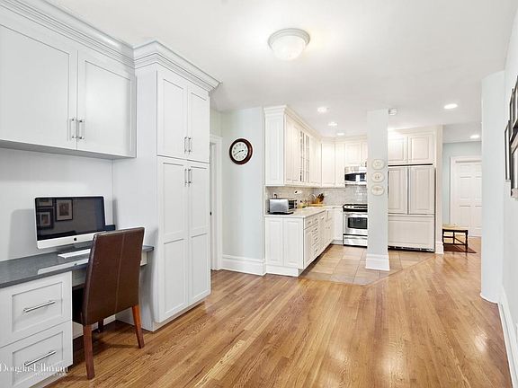 2nd image of 514 Cathedral Pkwy #5A