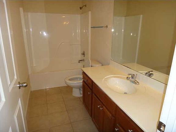5th image of 42 Avery Dr #42