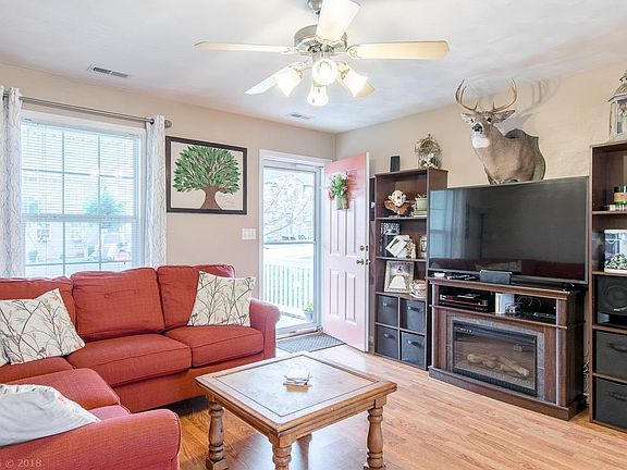 3rd image of 300 Sequoia Cir NW