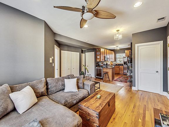 3rd image of 1643 W Lunt Ave APT 2S