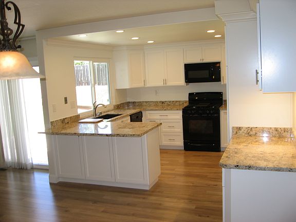 5th image of 2162 Londonderry Ct