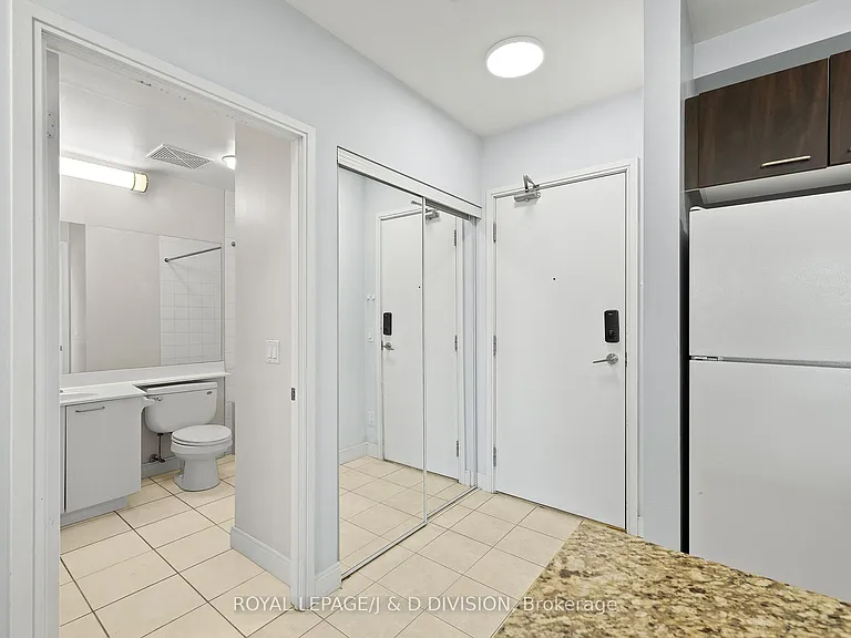 220 Redpath Ave #805 — Photo 17