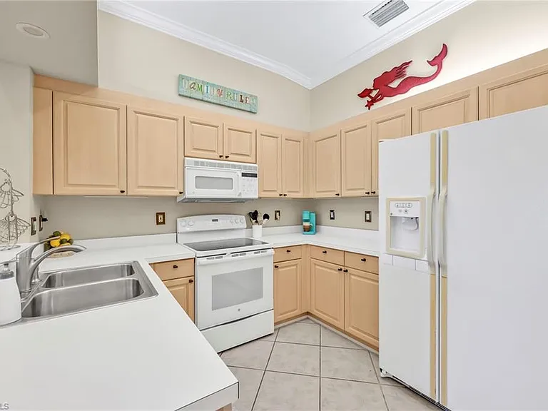 2476 Orchid Bay Dr #W-201 — Photo 12