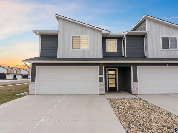 515 Harper Circle Cir, Harrisburg, SD 57032