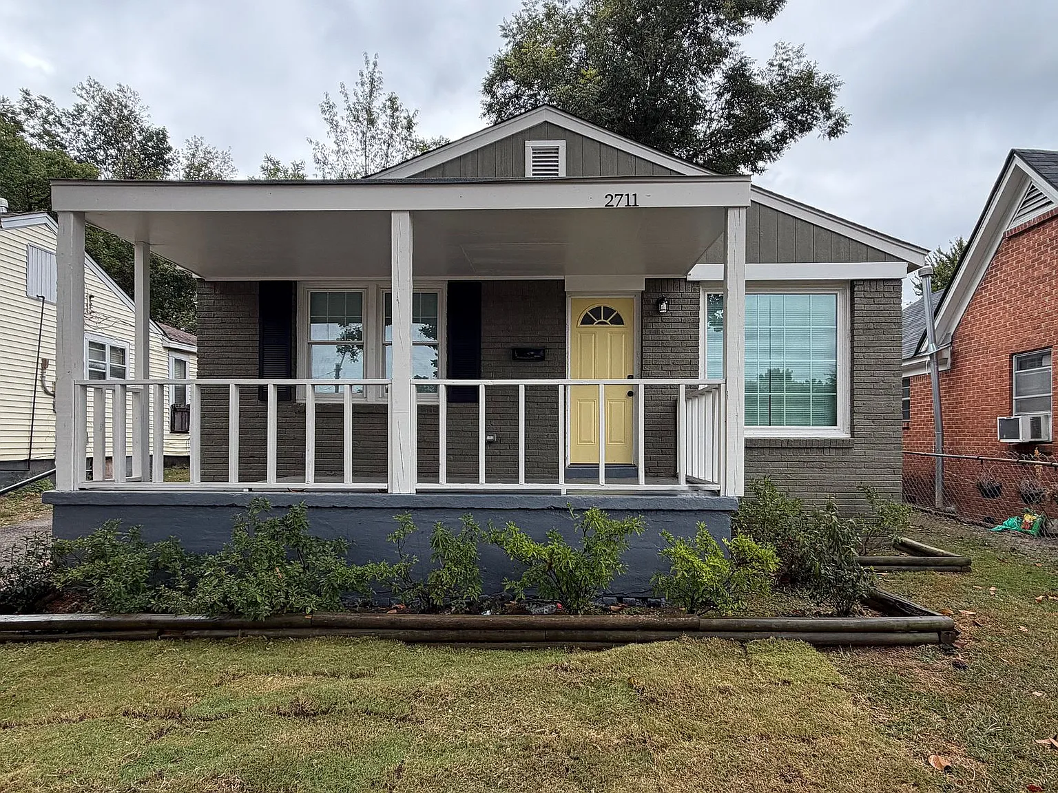 2711 Park Ave — Photo 1