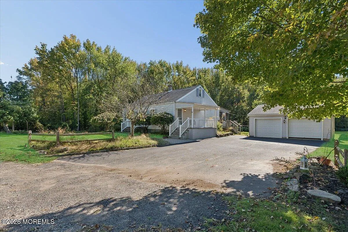 2 bed, 1008 sqft, $3,300 — Photo 3