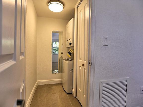 5th image of 660 NE 11th Ave APT 107