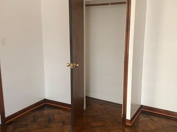 5th image of 250 S 5th Ave Floor 1