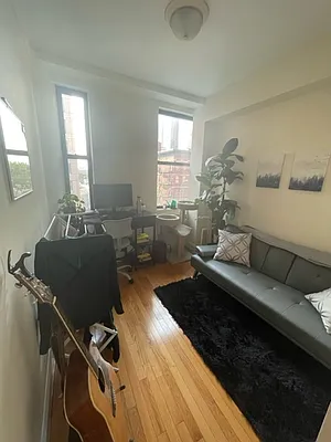 Rented by Weinstein Realty Group | media 20