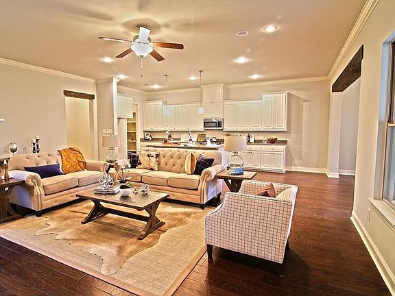 5th image of 107 Piper Crest Ln