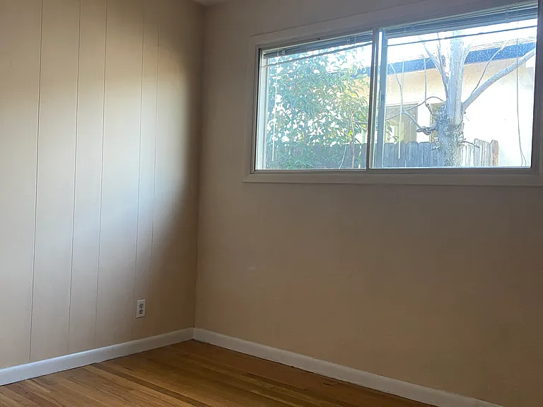 2055 Gold St — Photo 25