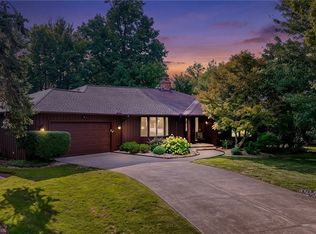 504 Sandhurst Dr, Highland Heights, OH 44143