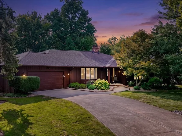504 Sandhurst Dr, Highland Heights, OH 44143