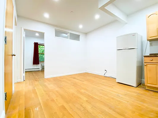 Rented by Bond New York | media 6