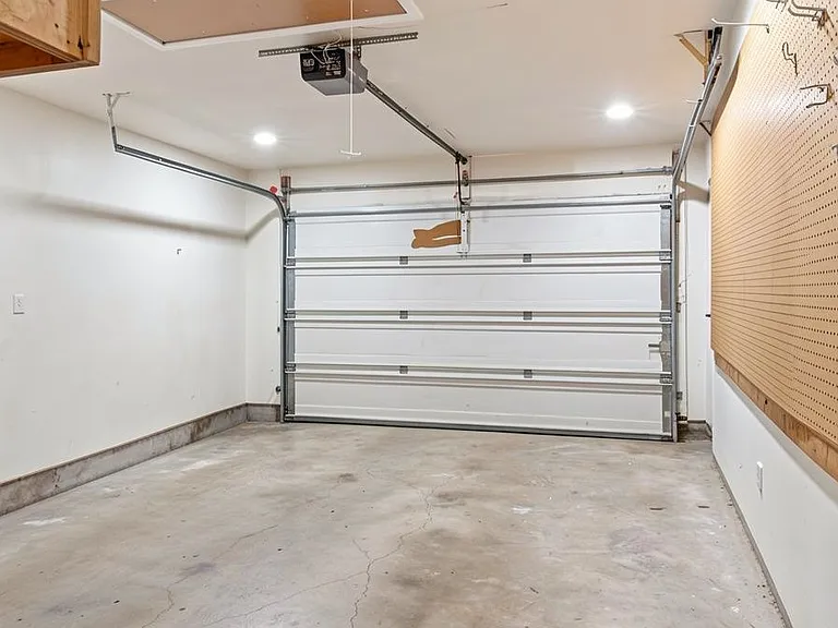 2044 Chicory St — Photo 10
