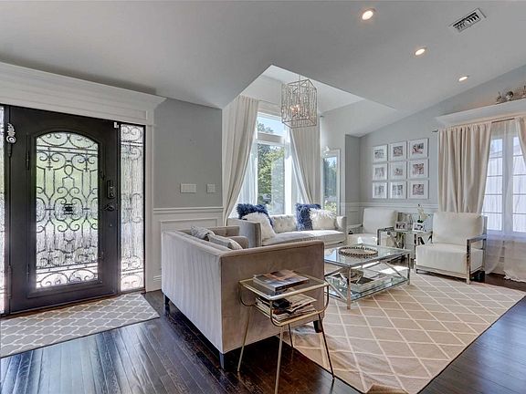 4th image of 14 Weldon Ln