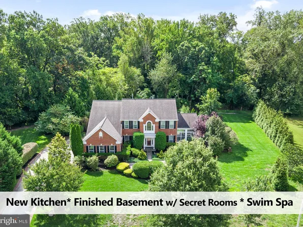 27 Kristen Ln, Mantua, NJ 08051