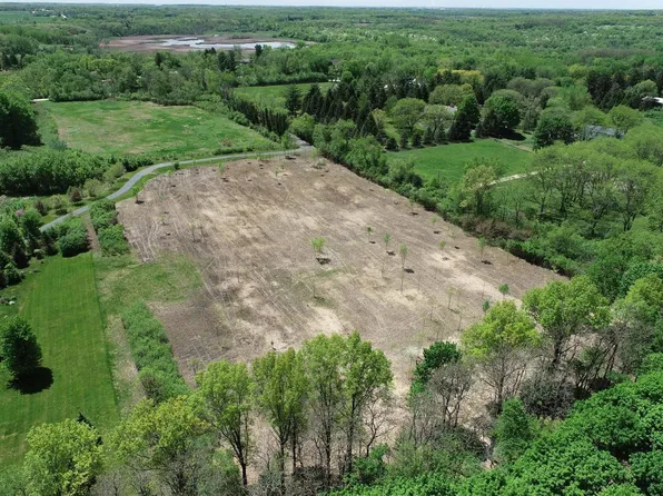 298 Otis Rd, Barrington Hills, IL 60010