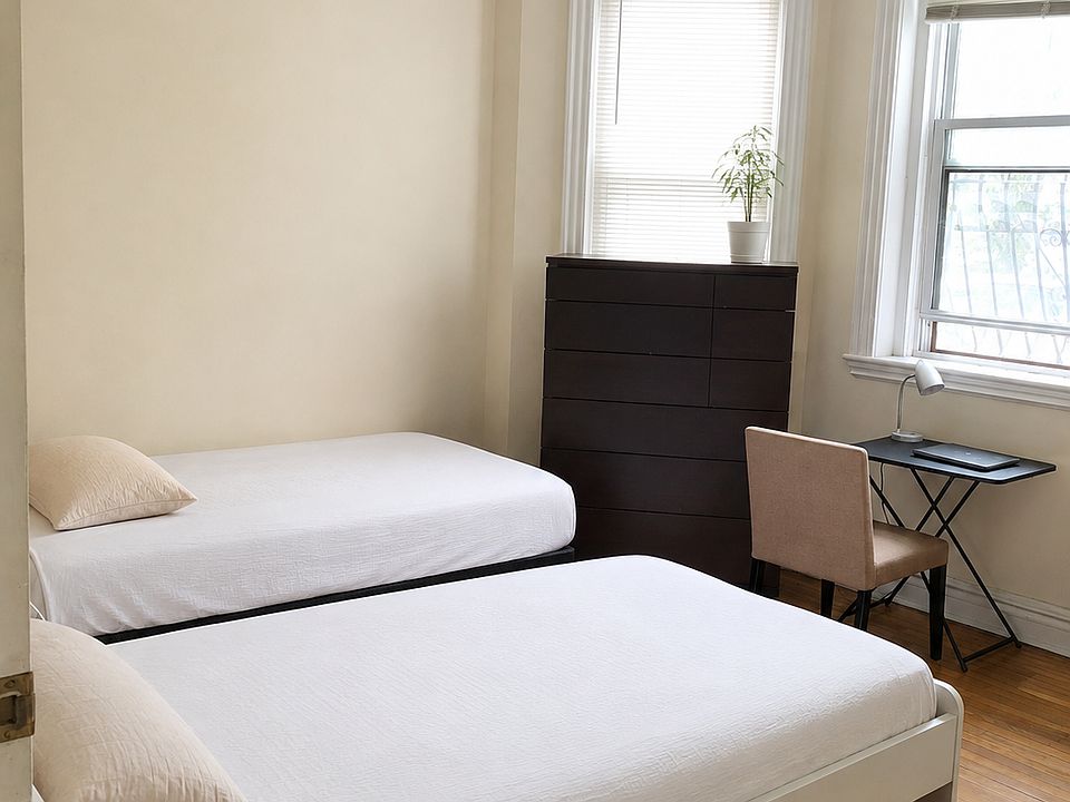1st image of 352 Riverway APT 4B