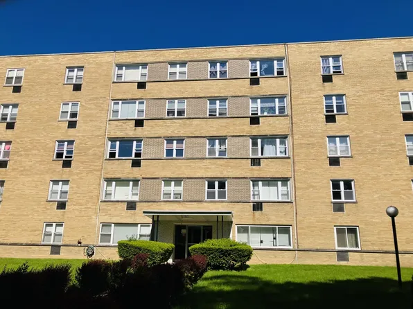 6161 N Hoyne Ave APT 404, Chicago, IL 60659