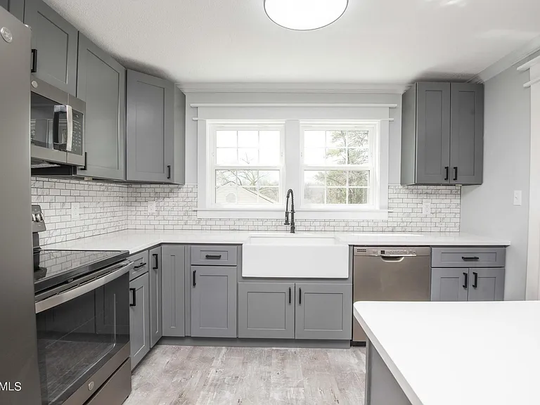 425 Sewanee St — Photo 7