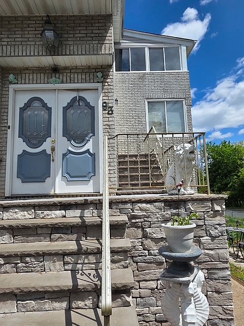 1st image of 93 Bank St Floor 2