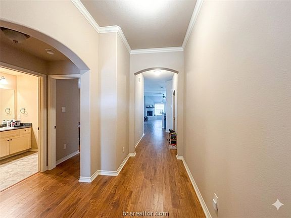 2nd image of 4206 Carnes Ct S