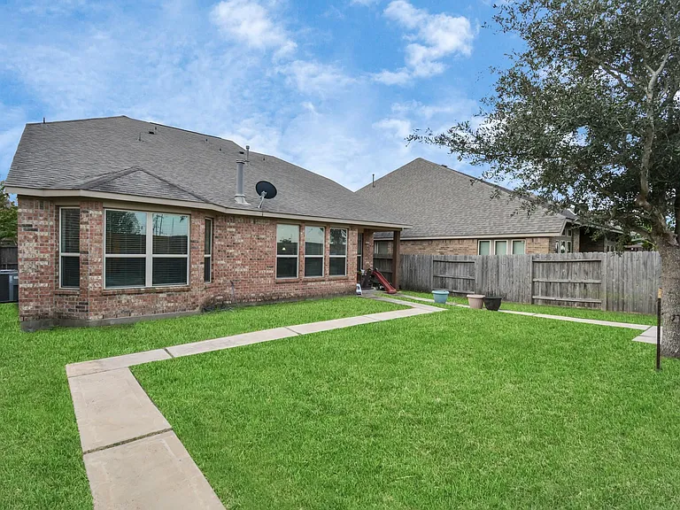 17510 Woodfalls Ln — Photo 39