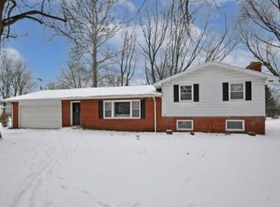 51975 Mayflower Rd, South Bend, IN 46628