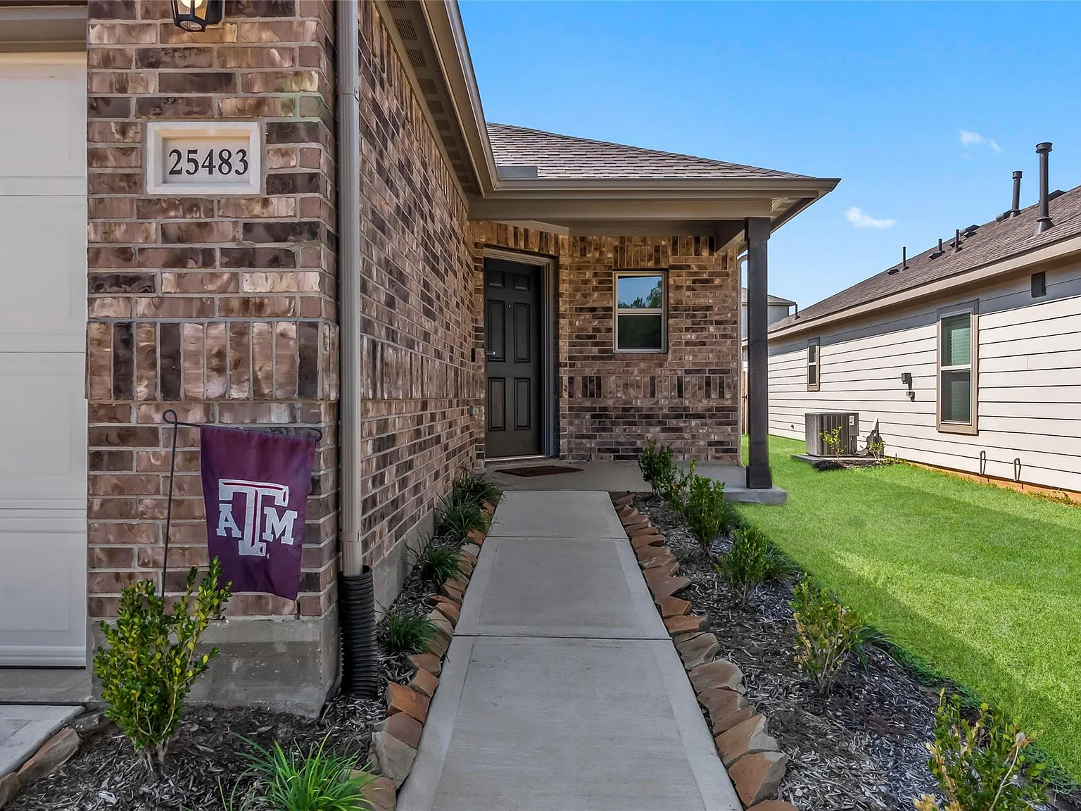 4 bed, 2.0 bath, 1452 sqft, $1,850 — Photo 4